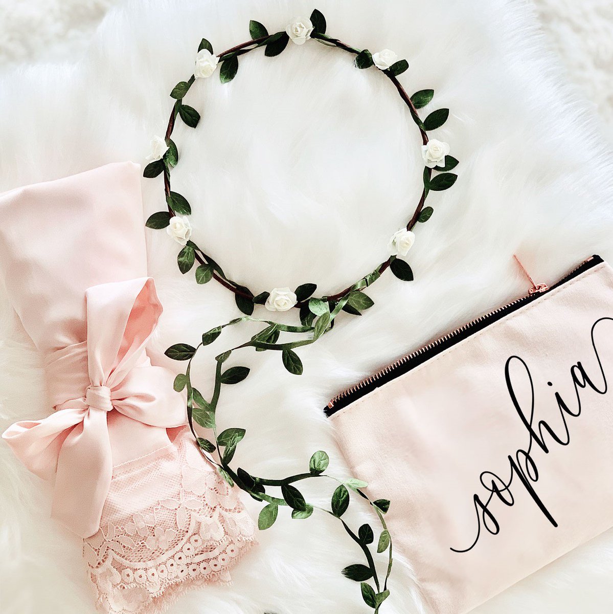 EventBlossom's tweet photo. Flower crowns are for flower girls! Add these Rosebud Flower Crowns to your collection to please all the little ones 👧🏻✨
https://t.co/zgGh2hfvHc https://t.co/4S9T2JtWhE