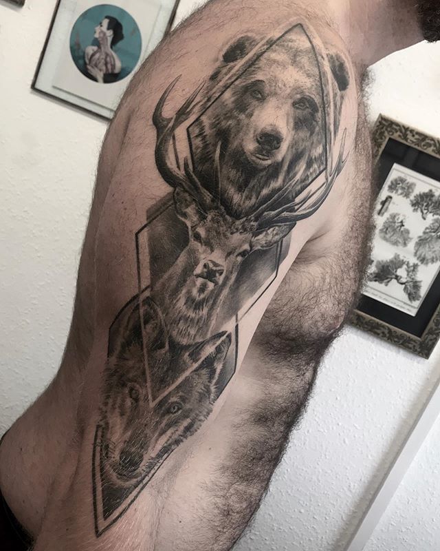 Remy auf Twitter: „✨Heeeealed✨ Snapped Matts healed arm the other day,  looks cool with the hair on the wolf's face! Thanks Matt for being awesome  to work with and on, see you