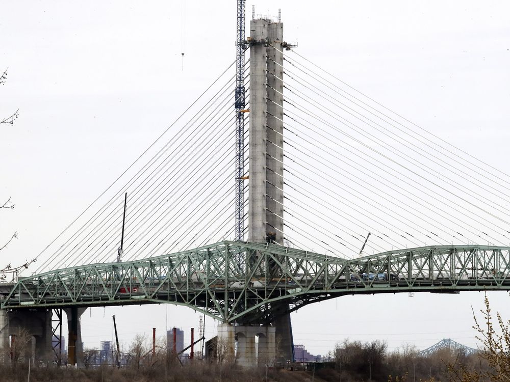 MontrealVisit's tweet photo. The new Samuel de Champlain Bridge will open its Montreal-bound lanes to traffic on June 24 at 5 a.m., 98.5 FM reported Monday morning.
https://t.co/7vjfh6qR5m
#travel #Montreal https://t.co/1qnDWhTKCb