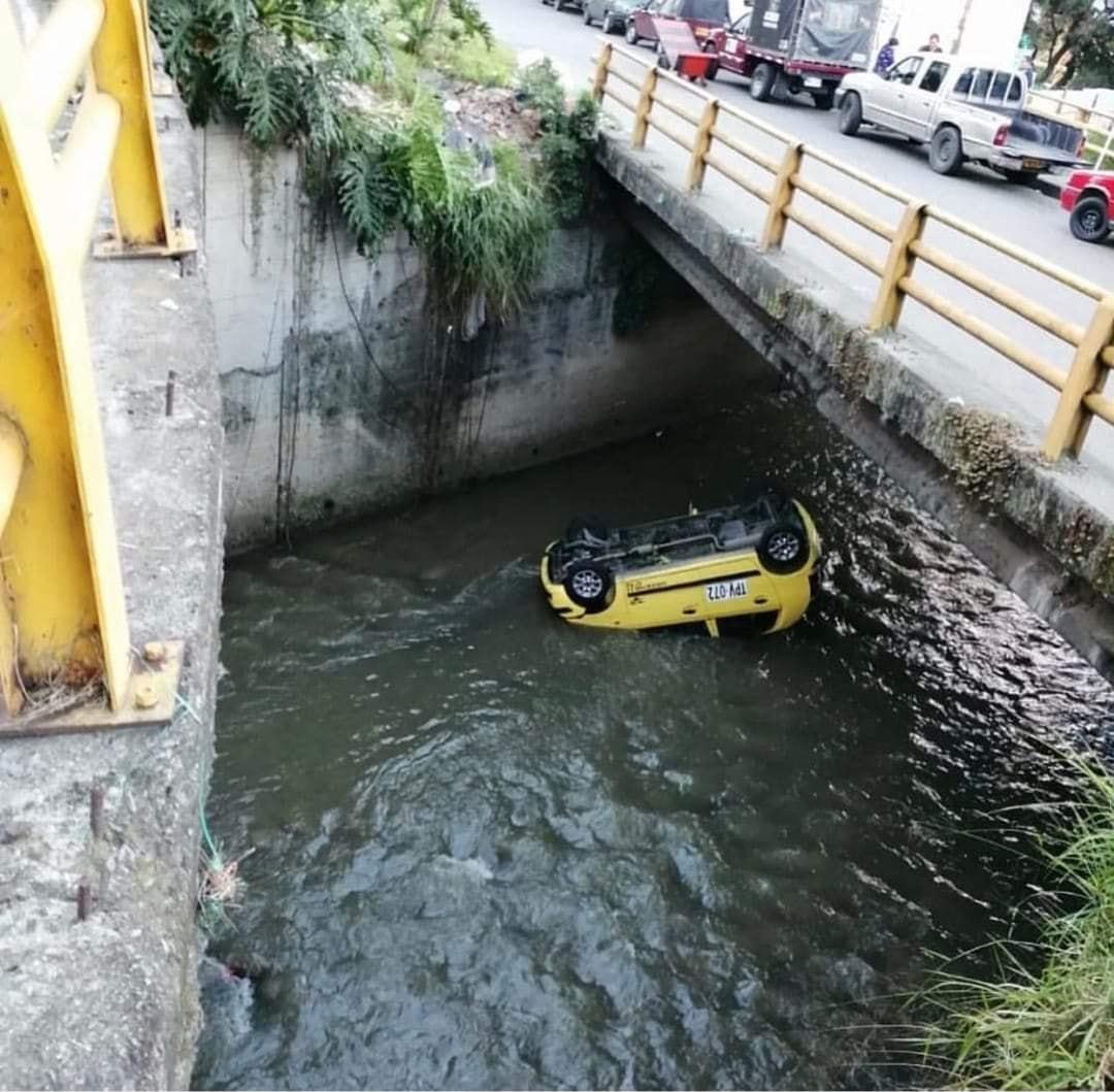 kevinbota's tweet photo. Dizque colmenares pidiendo taxi jaja https://t.co/THunxMbA9x