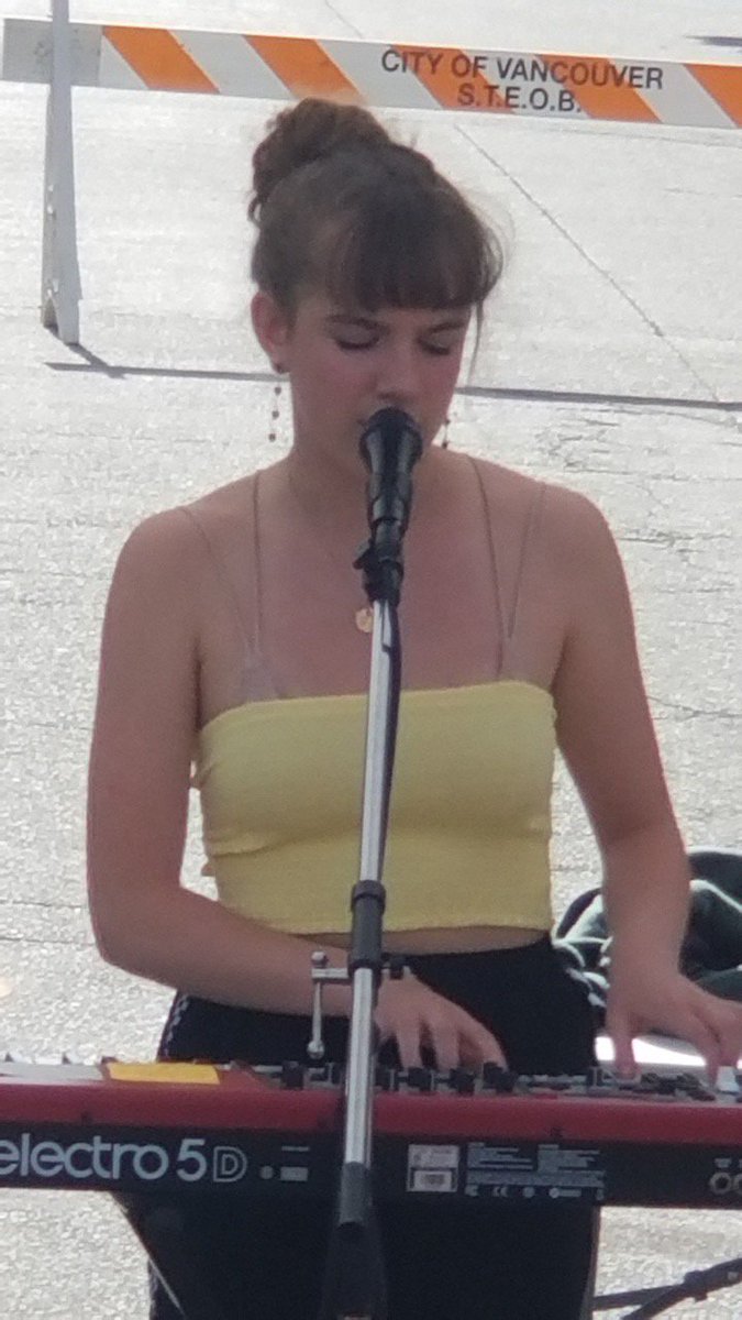 Molly Annelle tweet media