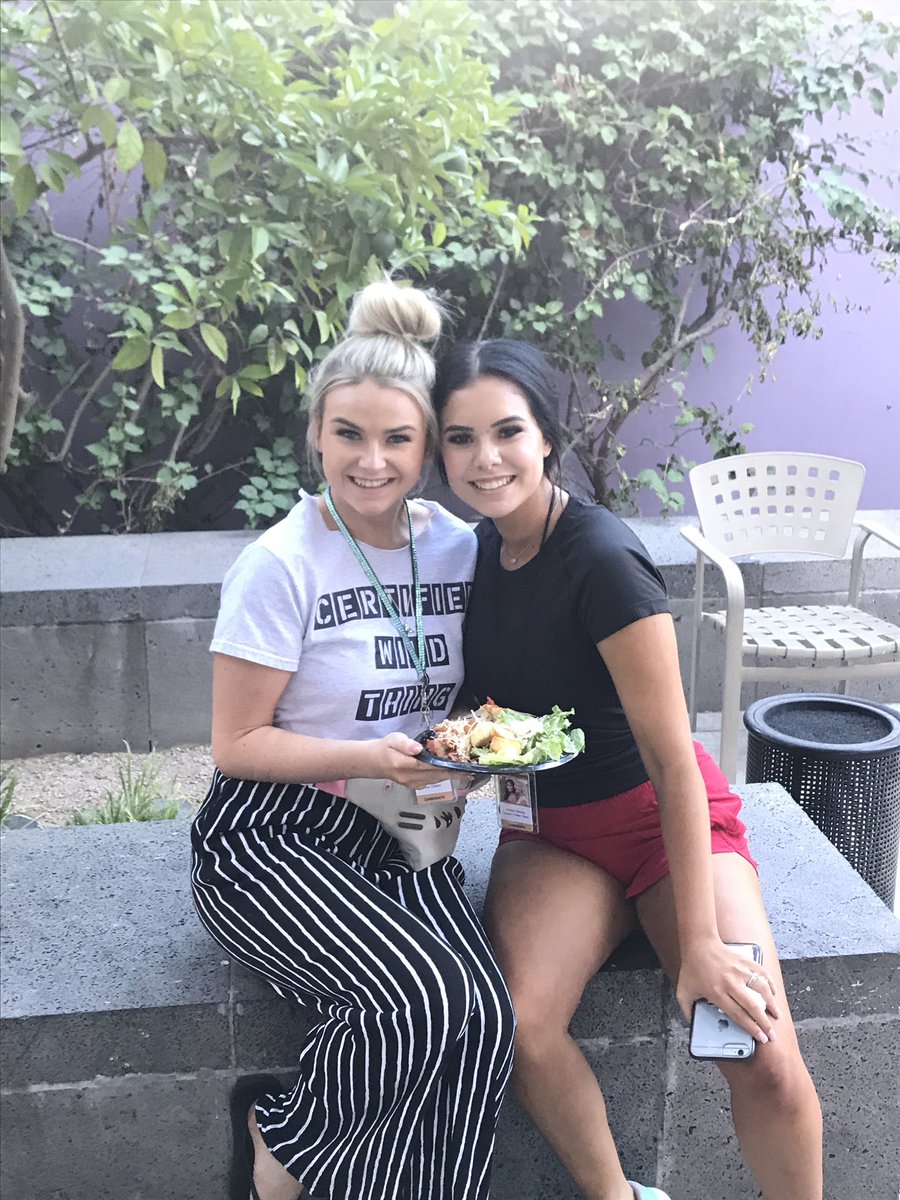 MissGilbertAz's tweet photo. Loving the yummy dinner @Oreganos has provided all of us @missazorg candidates with😍
#missarizona #missaz2019 #oreganospizza #limitless #theresheserves #maosisters #countdowntothecrown #whowillshebe #missgilbert2019 #teammpevga https://t.co/QCCPyfp2Y0