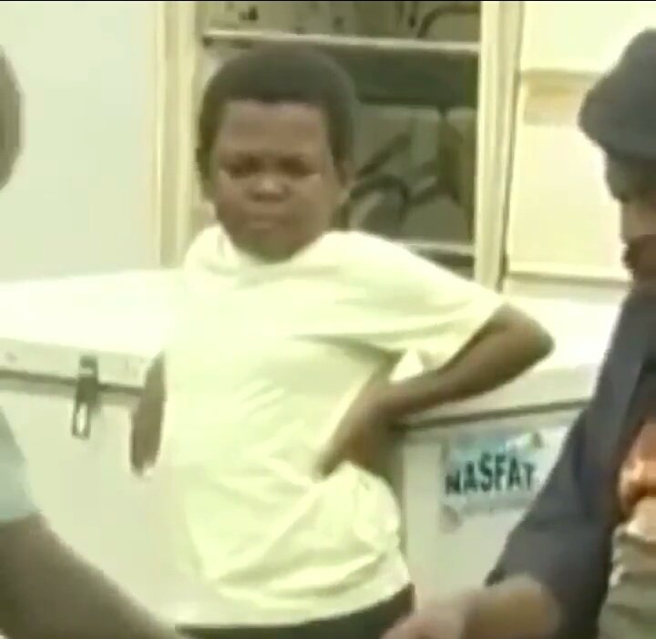 "não sei porque ninguém fala comigo eu sou tão simpático" 

Eu em todos os lugares:
#QuartaEliteDoSDV