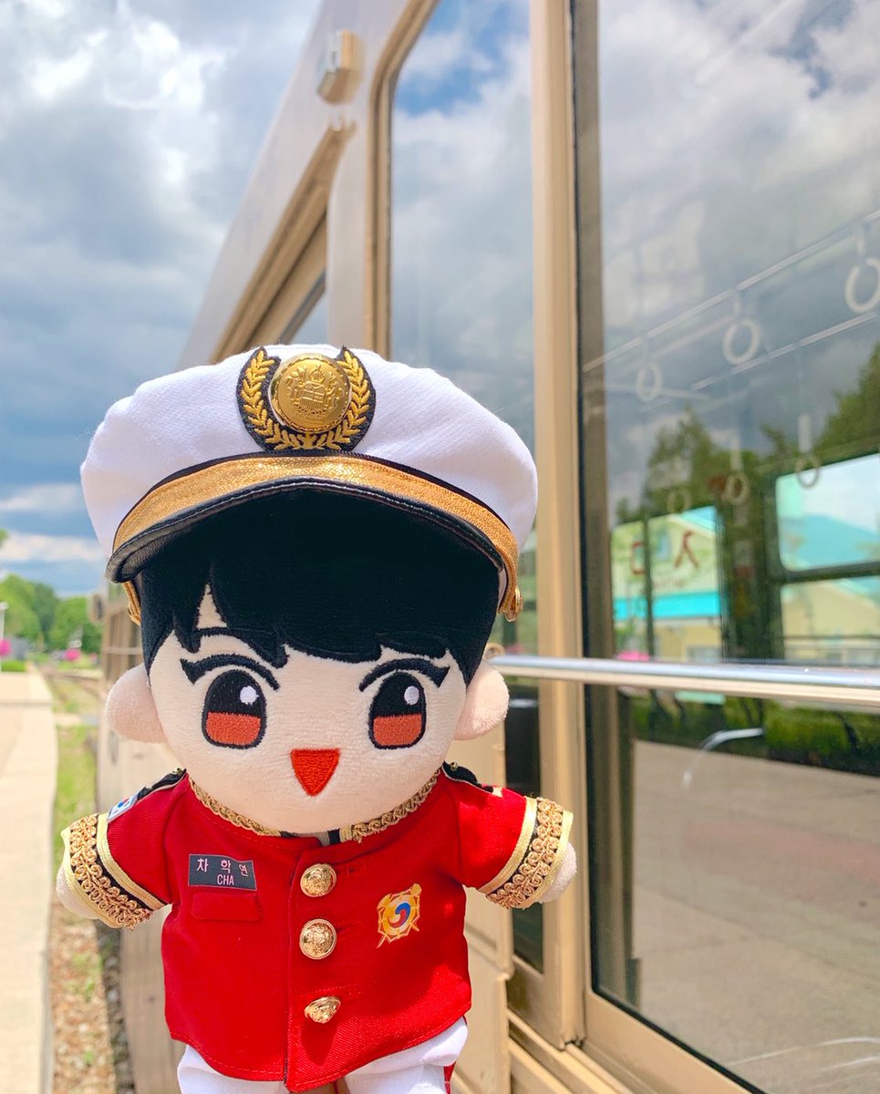 SOM_NNNNN's tweet image. 요니니 이병 뚱! 떵!

#솜에네넨_파팡따라하기 #차학연 #육사군악대
#빅스인형 #학요니