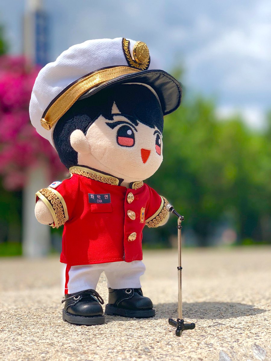 SOM_NNNNN's tweet image. 햇빛 눈이 부신 날에~🎵 이별 해봤니~🎶

🎤마이크협찬 @summeraurora129 💕

#솜에네넨_파팡따라하기 #차학연 #육사군악대
#빅스인형 #학요니