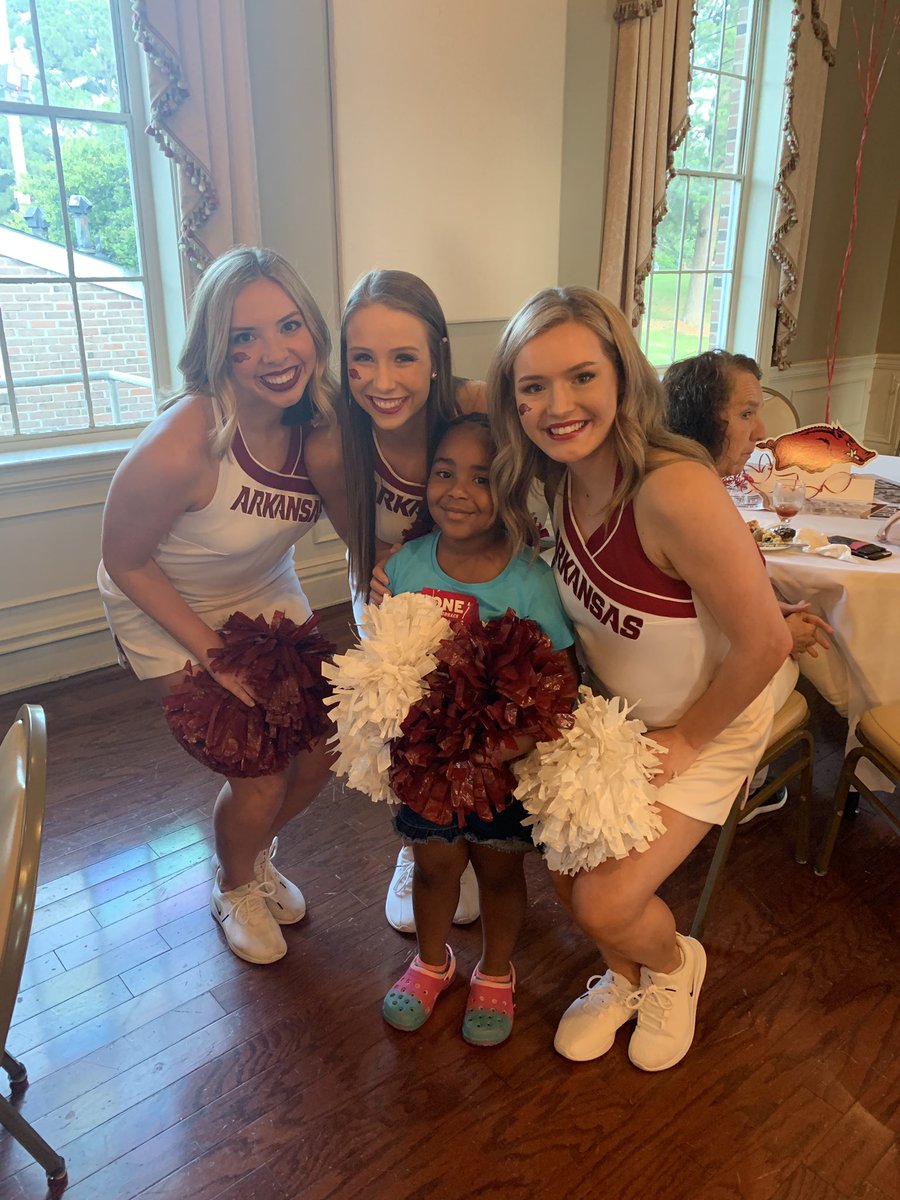 RazorbackSpirit's tweet photo. A great evening in Pine Bluff with @HunterYurachek @RazorbackWGolf @RazorbackMGolf @RazorbackMTEN and the best Hog Fans on the One Razorback Roadshow!
#CHEERAsONERazorback https://t.co/Yf4UXOfZGR