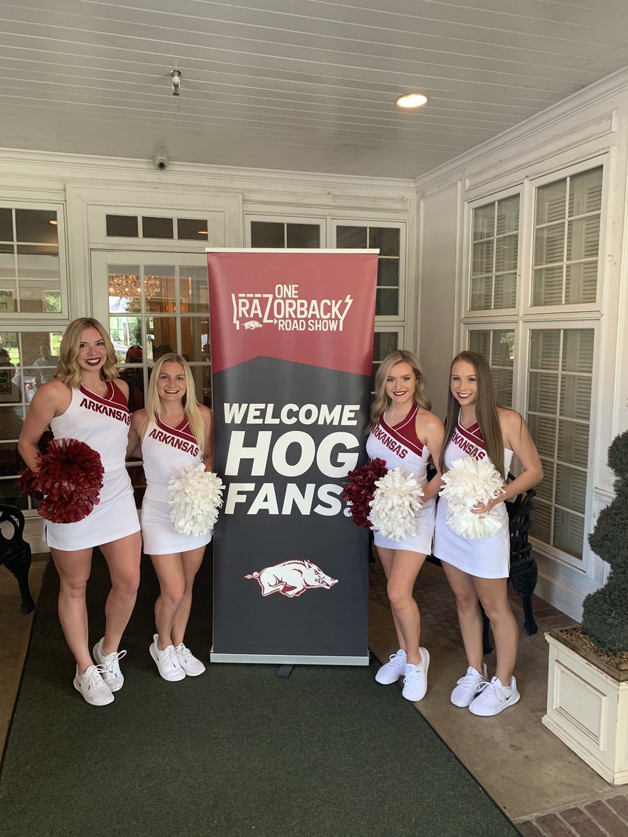 RazorbackSpirit's tweet photo. A great evening in Pine Bluff with @HunterYurachek @RazorbackWGolf @RazorbackMGolf @RazorbackMTEN and the best Hog Fans on the One Razorback Roadshow!
#CHEERAsONERazorback https://t.co/Yf4UXOfZGR