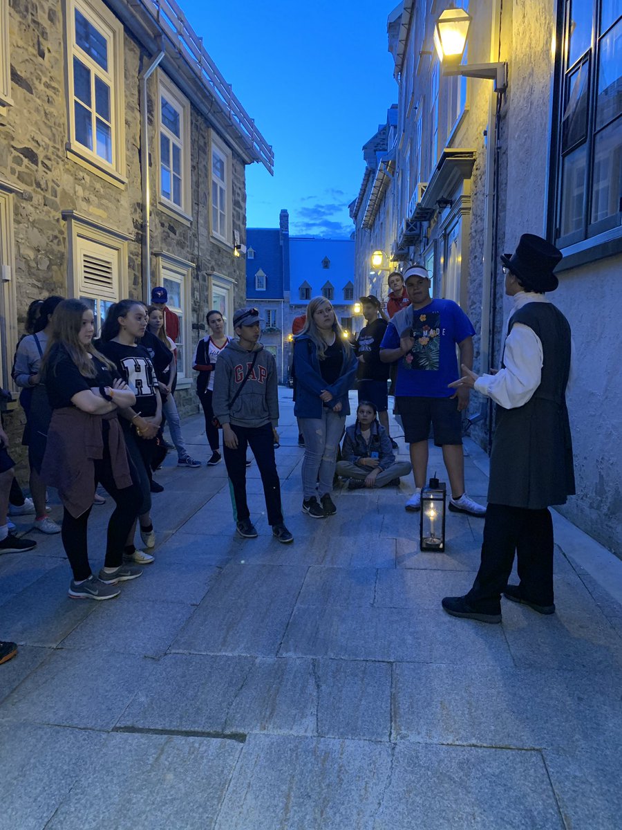 MsPereira89__'s tweet photo. Ghost walk down lower Quebec. Learning the spooky past of the Quebecois👻 @HolyRosaryM https://t.co/KEJNsxspJc