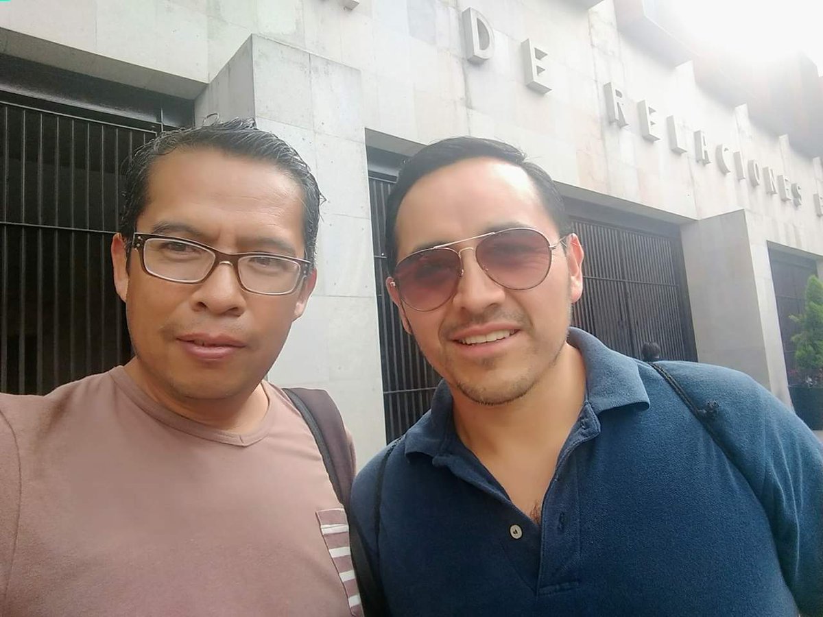 Antonioimanol's tweet photo. #mifotoRMX Excelentes recuerdos del #212RMX #VL2017 Y la oportunidad de conocer a dos grandes del micrófono radiofónico de #RmxRadio @polifoniared @FaustoAra72 y @pavlog #aquiestoyRMX https://t.co/VACxnfjkzA