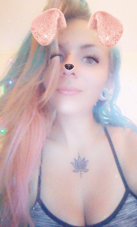 heathergene25's tweet photo. Just waiting for the BF! ❤ https://t.co/Wq1KMXi9eX