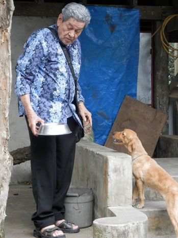 firstreelberlin's tweet photo. Jun Robles Lana's Bwakaw, which we screened in 2017, featured veteran actor Eddie Garcia and a furry thespian. https://t.co/uiVN7eLqMk

For more info on our past picks and our 2019 lineup, visit https://t.co/wcqyEZw5gh.

#TheFirstReel #berlin #TheFirstReel2019 #Filipinofilms https://t.co/8qbJnWiuEn