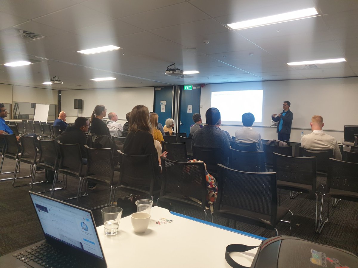 leila_etaati's tweet photo. @Rad_Reza in #buildparty talking about new features of #powerbi QnA, decomposition tree...@rawatsudhir @indupriya9 https://t.co/zW4UKqI43U