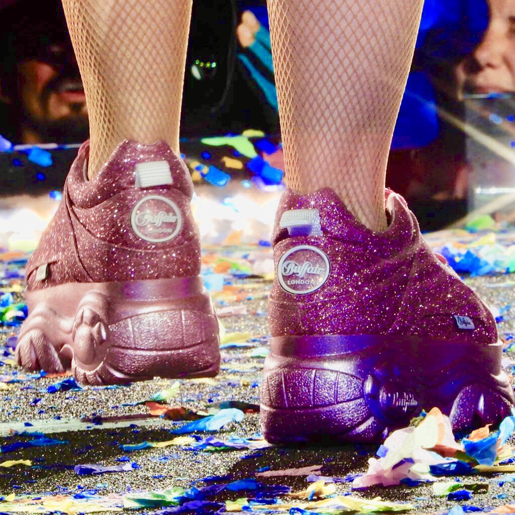 The Spicy Betch 🌶 on Twitter: Spice wearing her Buffalo shoes!💖 #SpiceWorld2019 #SpiceGirls https://t.co/zdDWuZJN3M" / X