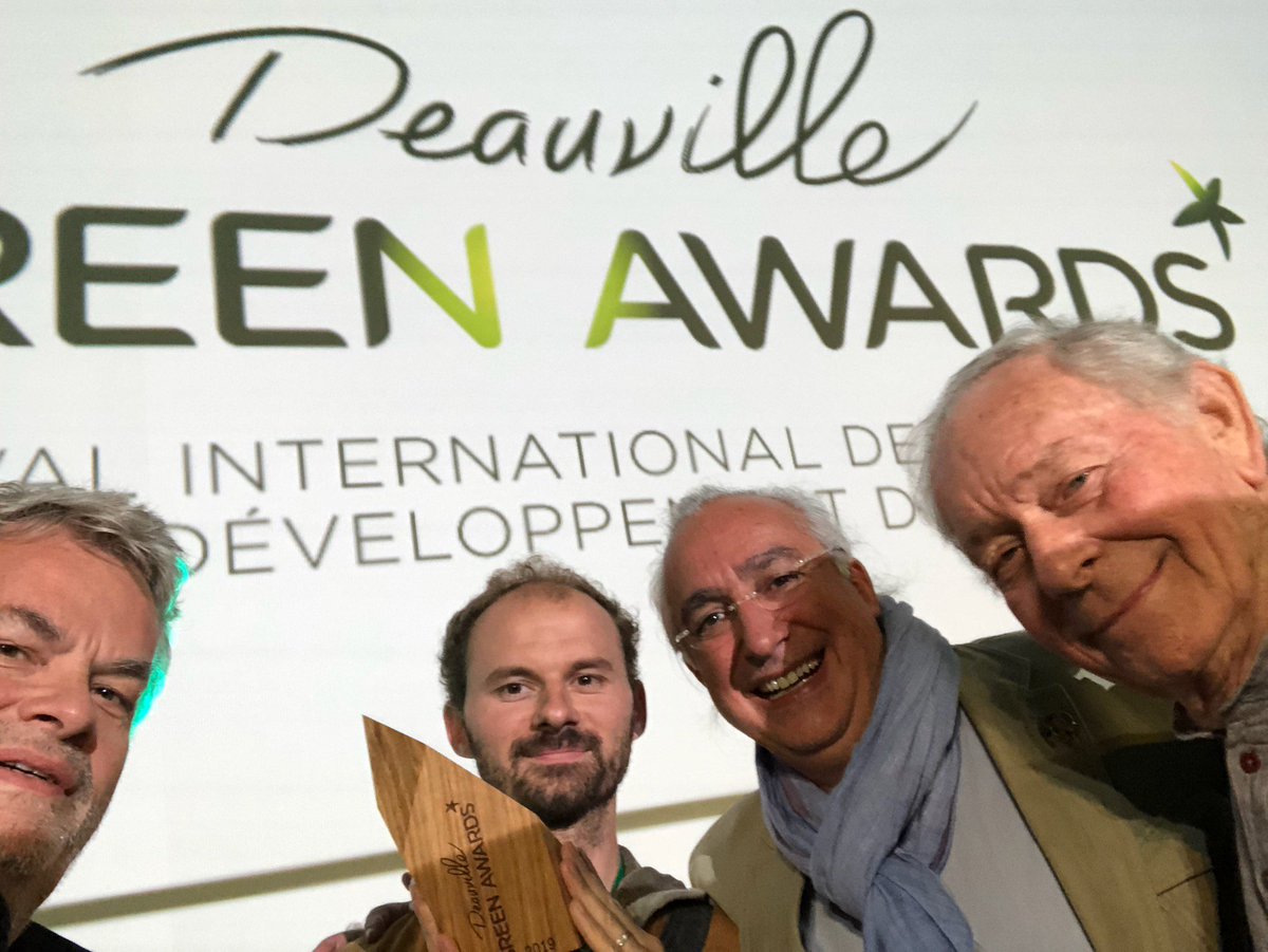 Deauville Green Awards : la Fondation des Transitions est fière d'avoir remporté le trophée d'argent dans la catégorie "Organisation et responsabilité sociale" pour récompenser son action et son film "Génération gaming". A voir sur : youtu.be/H81UZ3oxqV8