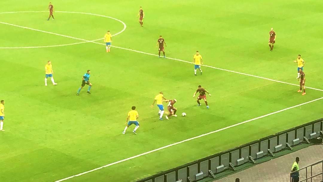 ¡QUE GRANDE VENEZUELA! 👏🏽🇻🇪🔥⚽️

#CopaAmerica 

Un total de 39.900 personas presentes en la Arena Fonte Nova de Salvador de Bahía, en el partido donde nuestra Vinotinto ❤️consigue el empate ante Brasil y suman 1 pto más

🇧🇷 <a href="/CBF_Futebol/">brasil</a> 0-0 🇻🇪<a href="/SeleVinotinto/">La Vinotinto</a> #SomosDeTallaMundial