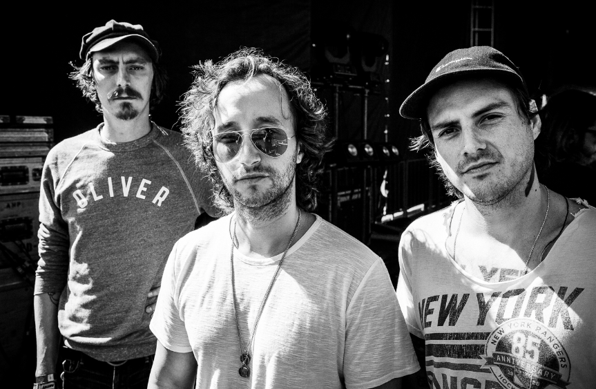 RollingStone's tweet photo. Hear the Parlor Mob's sleek new single "Someday" https://t.co/zXzz7AJVpv https://t.co/9eBAJcN1od