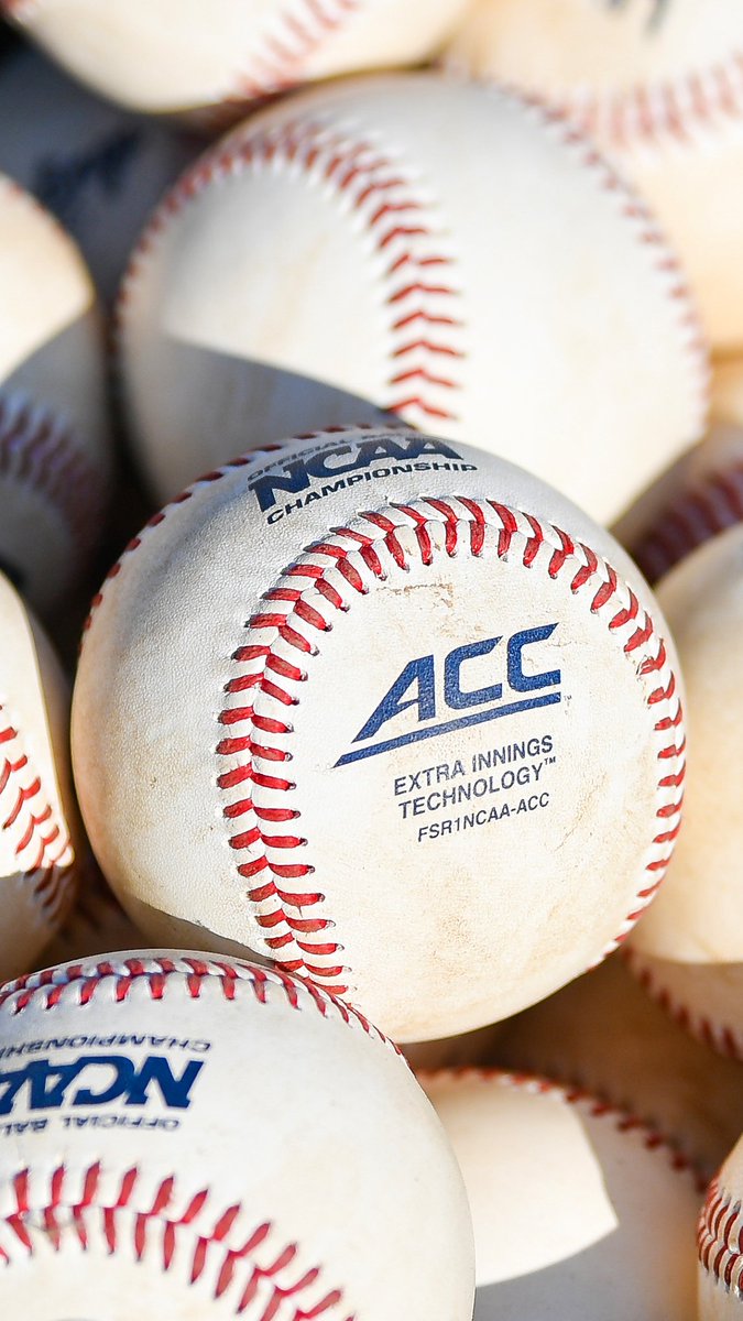 ClemsonBaseball's tweet photo. 📷 🐾 👀

#Clemson https://t.co/7Hycn4oVGe