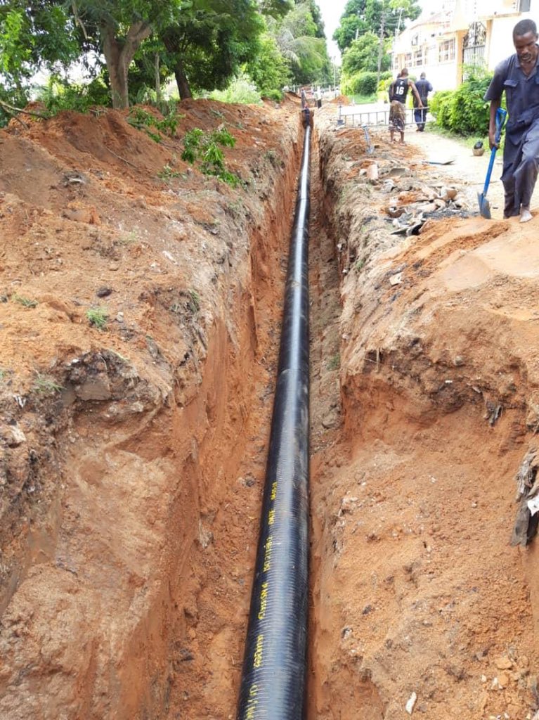 aosmantz's tweet photo. Plasco team installing Weholite pipes for Sewerage network rehabilitation in Tanga, Tanzania. Piping solutions for the next generation! https://t.co/gLyVvIyetk