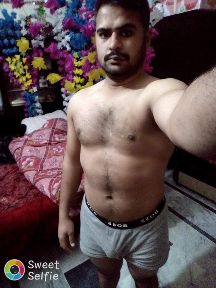 Anfaal91609240's tweet photo. Aftab Zahoor Suhag raat https://t.co/pVvgBGOXQO