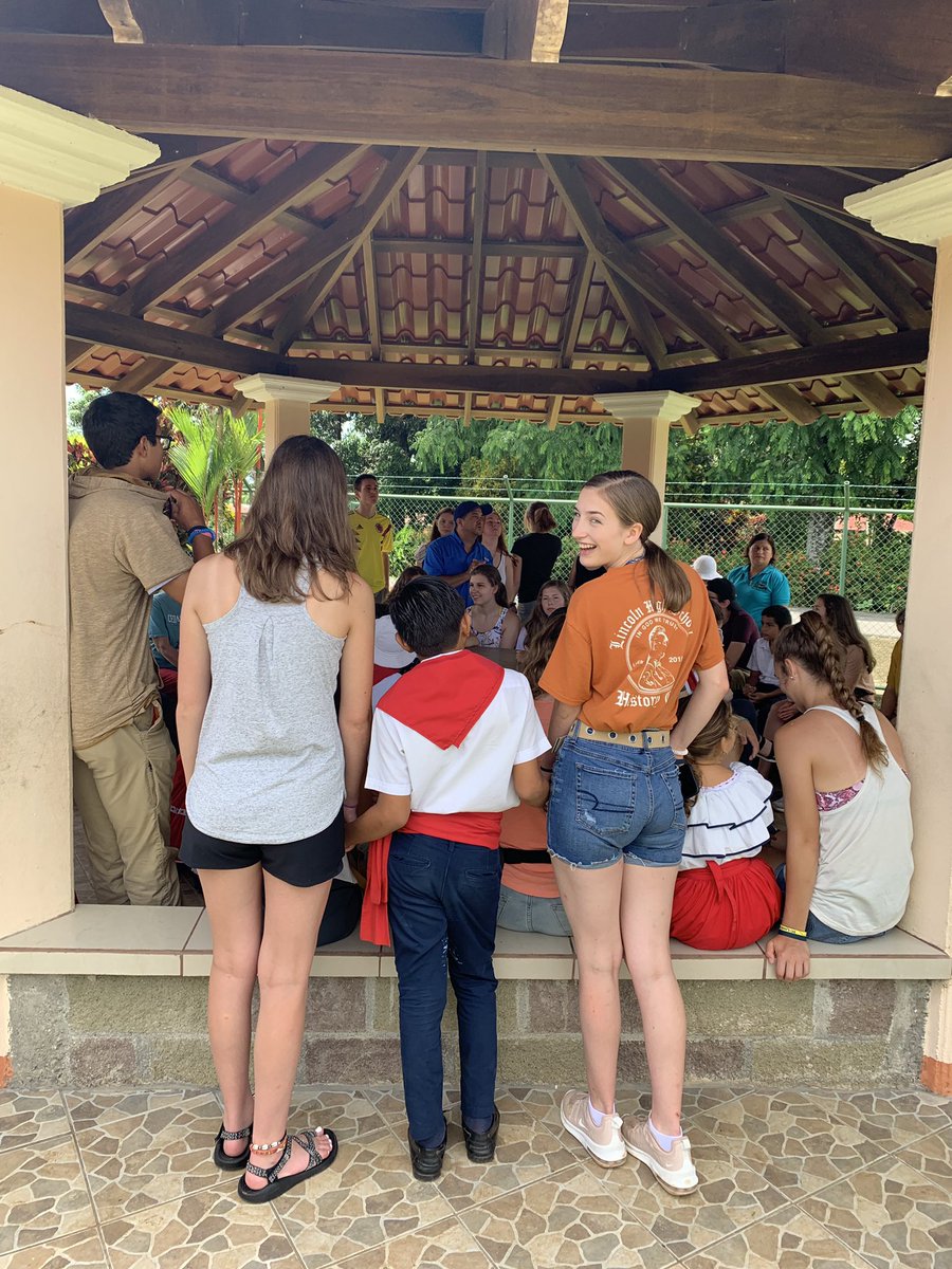 srbell306's tweet photo. #Day6AM #SchoolVisit #PuraVida4ever #CulturalExchange #JustLikeEllwood @ECSchools #CostaRicasGotTalent https://t.co/oUnH82Pg2Q