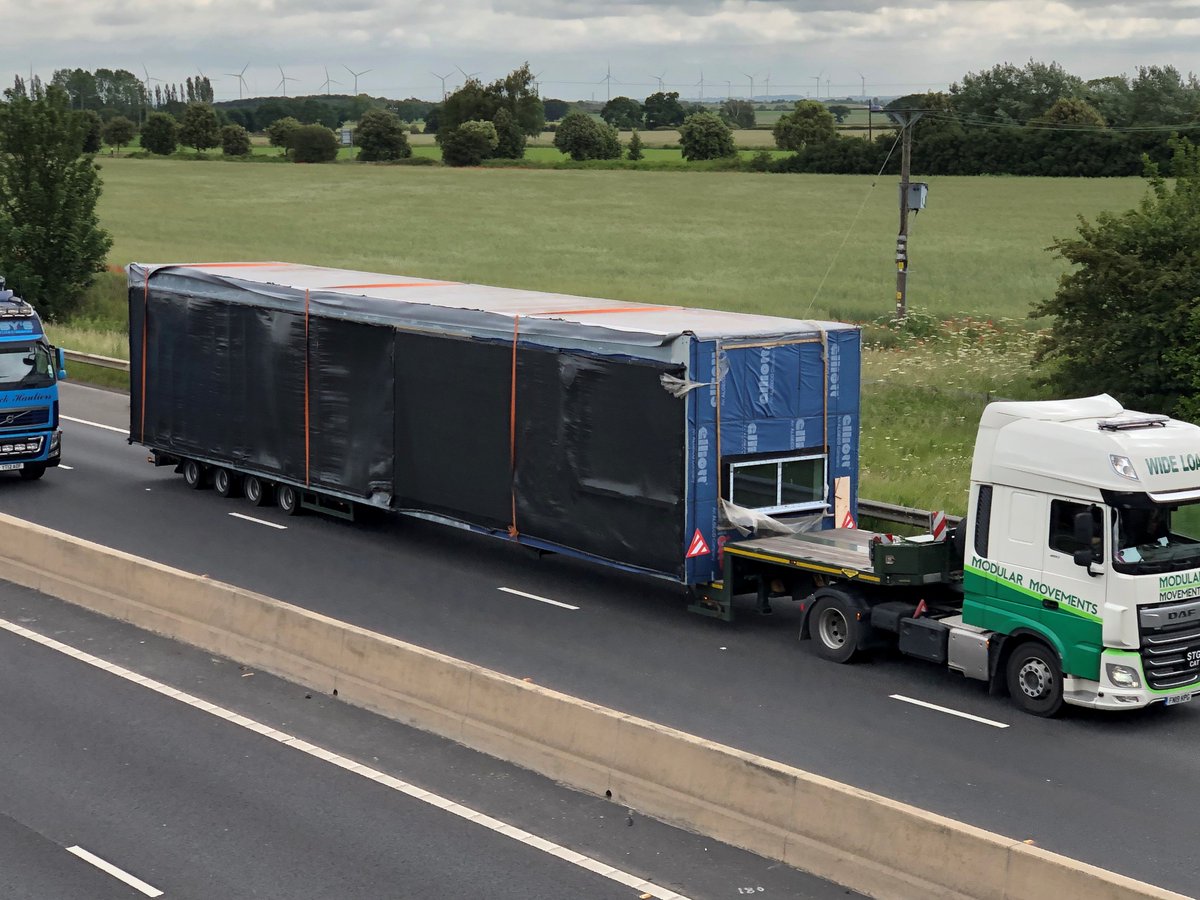 ModularMovement's tweet photo. 45 units safely delivered to site in portsmouth. At over 18m long these units travelled on our own double extender stepframe trailers and our new DAF euro6 Vehicles #abnormalload #abnormal #modular #modularmovements #offsite @DAFTrucksUK https://t.co/1ozZbT9pLY