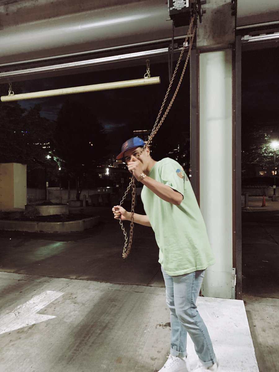 ___JECA's tweet photo. @JAYVERSACE https://t.co/ffwCwtrsYp