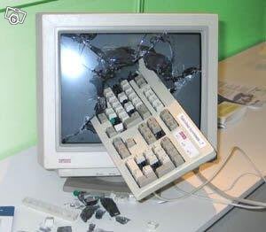 BearNorthland's tweet image. Mes amis français! How do you dispose of a old computer in France? Even if its dead I dont want a hacker to get the hard drive to work all of a sudden. #ordinateur #computer #dator