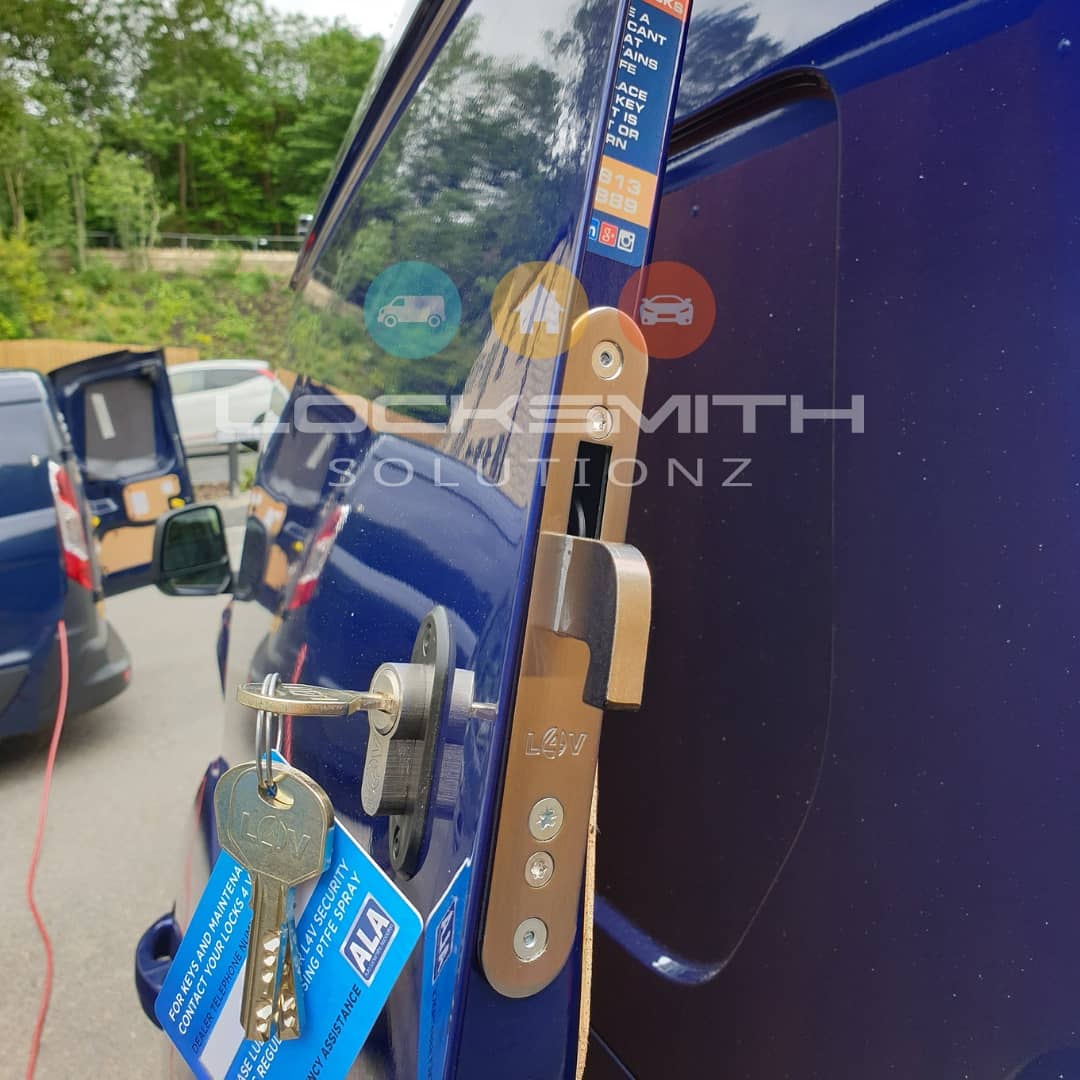 LockSolutionz's tweet image. 2014&amp;gt; Transit Connect secured on a site in Shipley, Bradford 
.
.
.
.
.
#tooltheft #hooklocks #deadlocks #vansecurity #vanlocks #alarms #trackers #immobilisers #vehiclesecurity @Locks4VansLtd