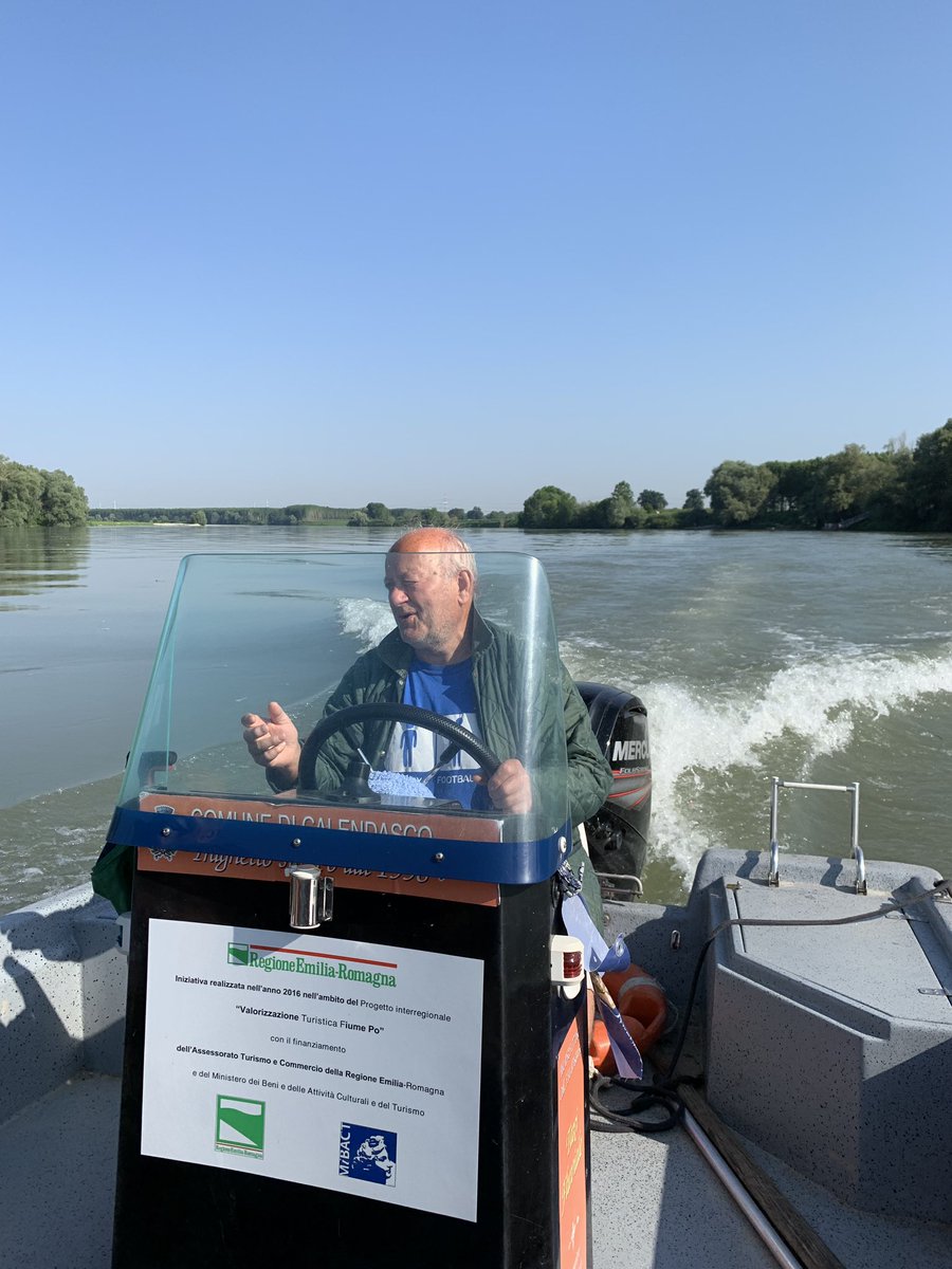 MargheNick's tweet image. Here’s Danilo, the boatman ferrying #ViaFrancigena pilgrims across the river Po. This is the Transitum Padi, the same crossing Sigerico did 1000 years ago. 

#inemiliaromagna
#emiliaromagnaslow 
@ERTourism