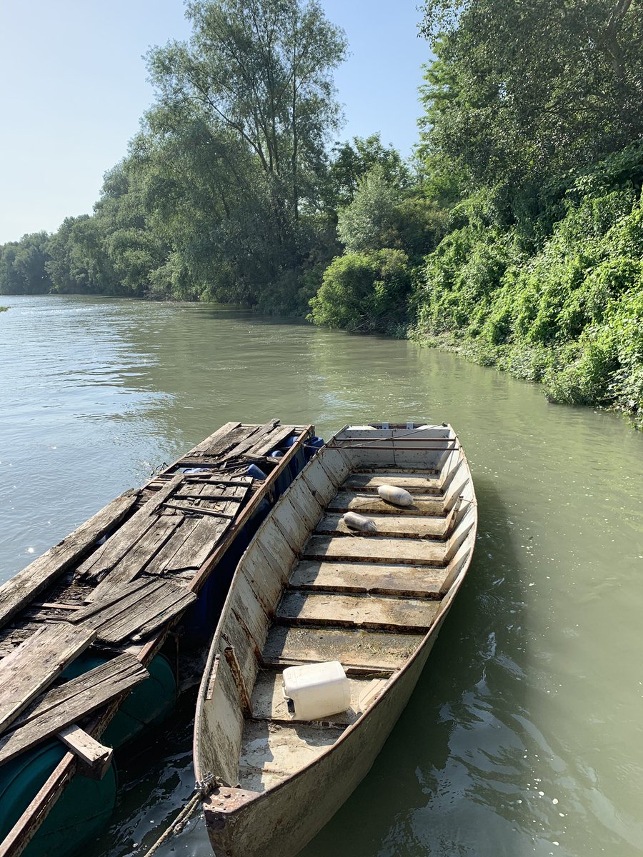 MargheNick's tweet image. Here’s Danilo, the boatman ferrying #ViaFrancigena pilgrims across the river Po. This is the Transitum Padi, the same crossing Sigerico did 1000 years ago. 

#inemiliaromagna
#emiliaromagnaslow 
@ERTourism