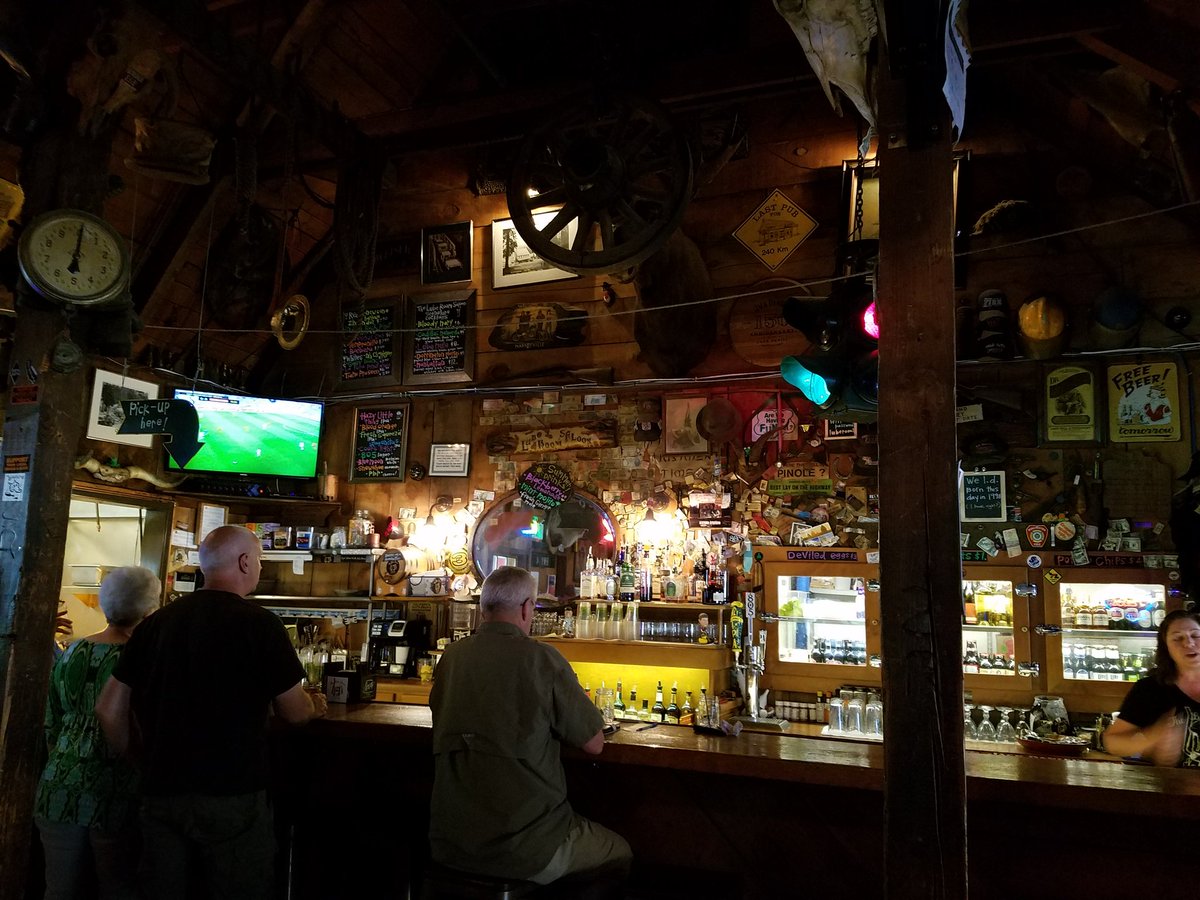 rukiddingme3590's tweet photo. On the way back from the lake we stopped off at our favorite place for a cold one.😎🍺#LubeRoom #Dorrington #Hwy4 https://t.co/0lbKygxf0o