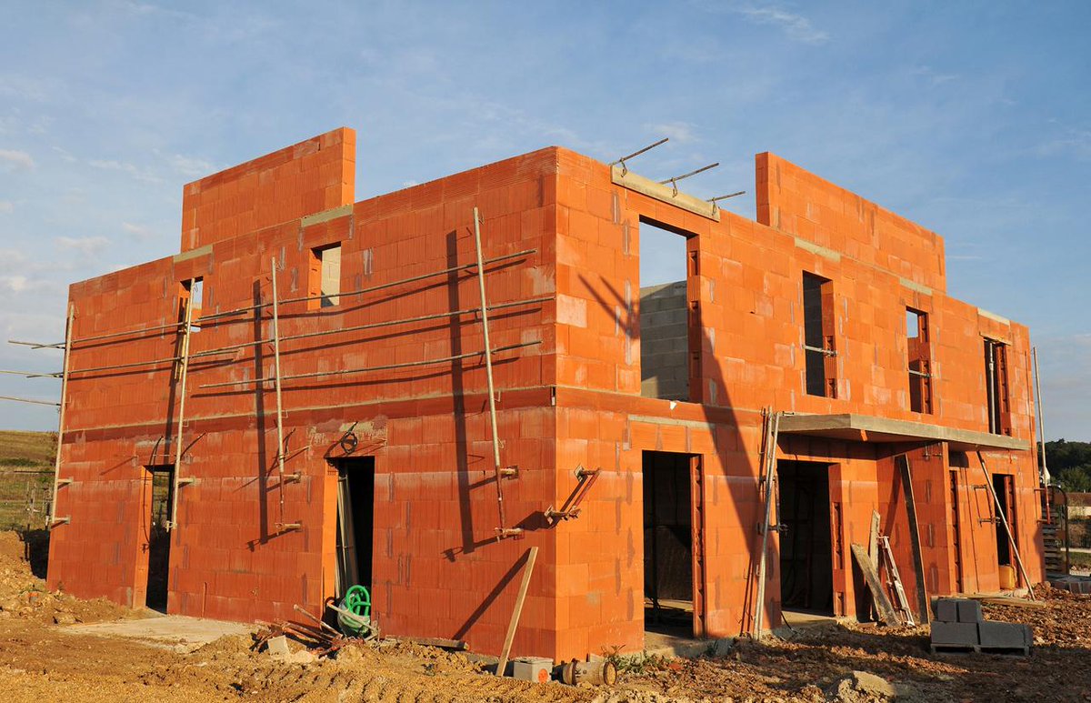 SeLoger's tweet photo. 🏗️#Construction: Combien de temps pour construire une #maison❓
➡️Le délai est de 8 à 12 mois en moyenne
➕d'info👉https://t.co/9BkDanulum https://t.co/8WAPJ9cwZz