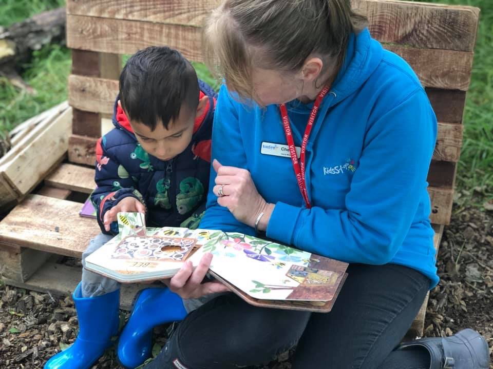 Week two forest 🌳 school .
🐌 snails  #planting #reading , #climbing #cooking #mark making #mudthickoozymud #intouchwithnature #exploreourworld #beingcurious #beingfree #confidentlittlepeople #forestschool #misstarryrocks 🌳🌳🌳