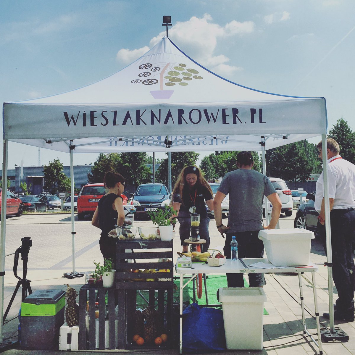 Bike2Box's tweet photo. .#BikeDay w Biurowcu Nord Point 🚲☀️🚲☀️🚲☀️ Nawet taki upał nie powstrzymuje nas od serwisowania rowerów i kręcenia soków 😉
#roweremdopracy #bike2box https://t.co/h6IprS3wa0