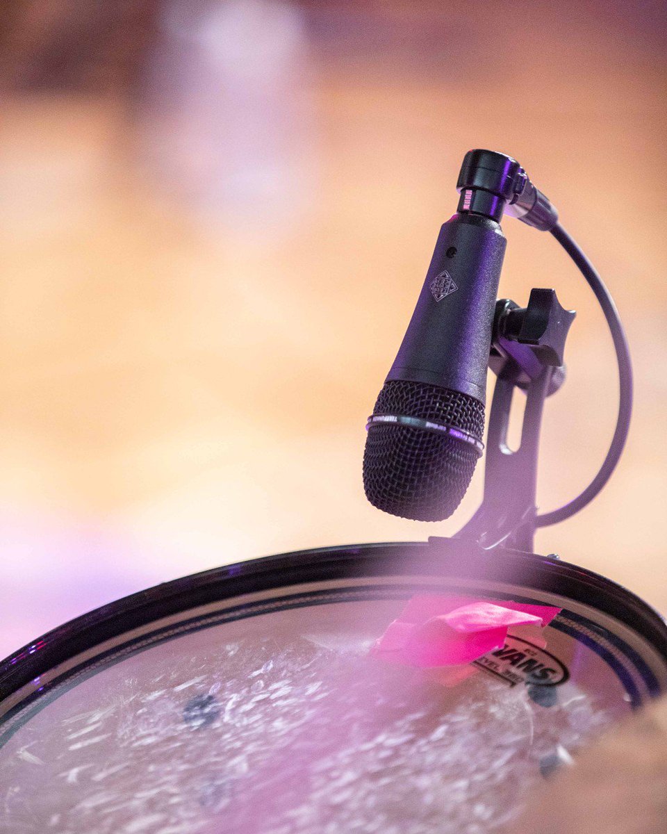 TELEFUNKEN_Mics's tweet photo. The M80-SH is made for low profile microphone applications, while still delivering the wide frequency response and high SPL handling the M80 is known for. #telefunken #telefunkenmics #M80SH
https://t.co/bELt7yer6m https://t.co/NHqXn7f4xz