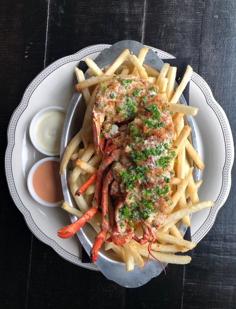 eastsidemn's tweet photo. Happy Hump Day! Celebrate with lobster fries ⚡️🔮⚡️

#EastSiders #Snackies #Downtown #MPLS https://t.co/JAT7Nh0zAk