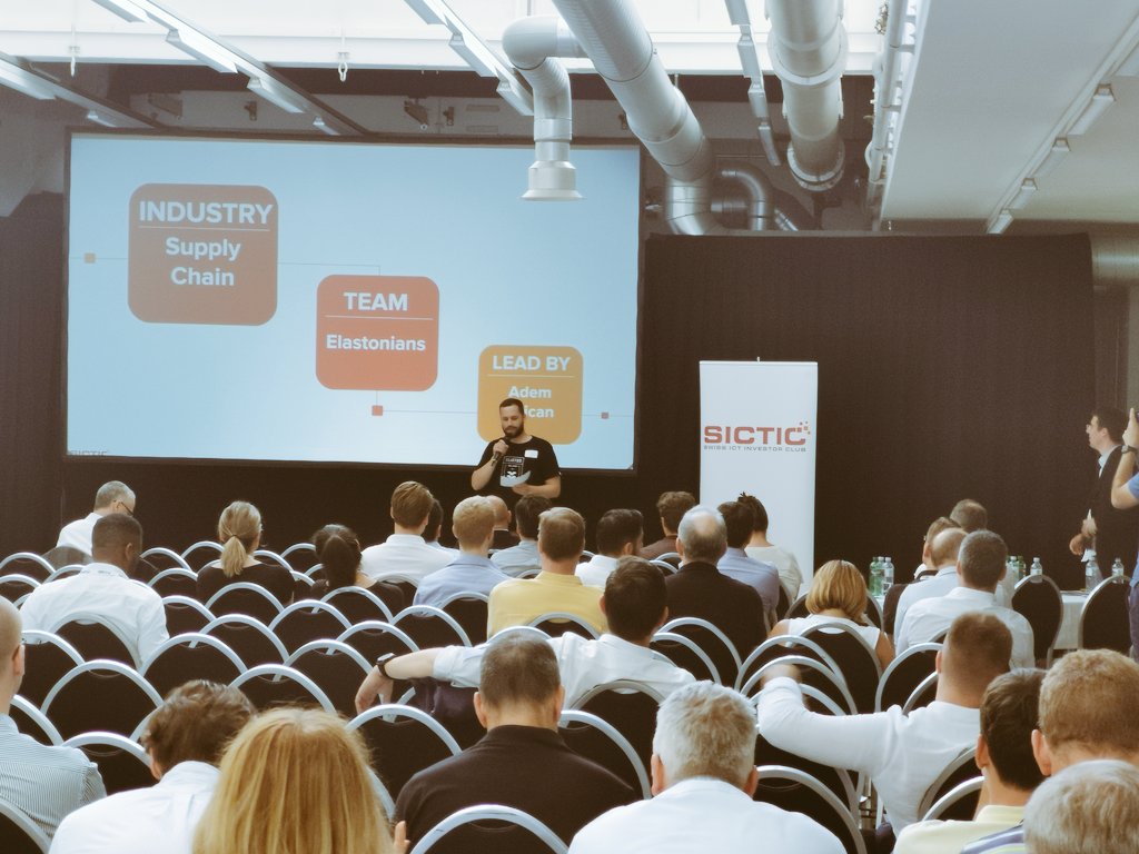 sictic_ch's tweet photo. The Winner of the #SBHack19 pitched their projects at Swiss Blockchain Investor Day. Great to see up and coming ideas! https://t.co/Ldt2xzZc20