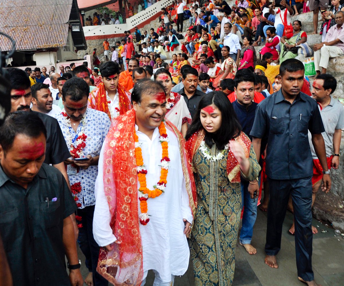 himantabiswa's tweet image. Feeling immensely blessed to get darshan of Maa Kamakhya after the doors were opened for devotees after four days during the ongoing #AmbubachiMela.

Sukanya, Nandil and @rinikibsharma joined me in this annual ritual. Prayed to Maa to ensure happiness and prosperity of all.