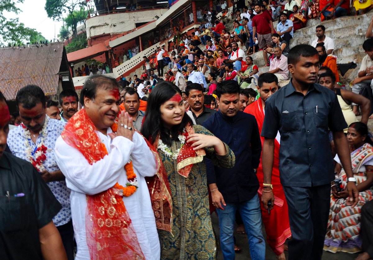 himantabiswa's tweet image. Feeling immensely blessed to get darshan of Maa Kamakhya after the doors were opened for devotees after four days during the ongoing #AmbubachiMela.

Sukanya, Nandil and @rinikibsharma joined me in this annual ritual. Prayed to Maa to ensure happiness and prosperity of all.