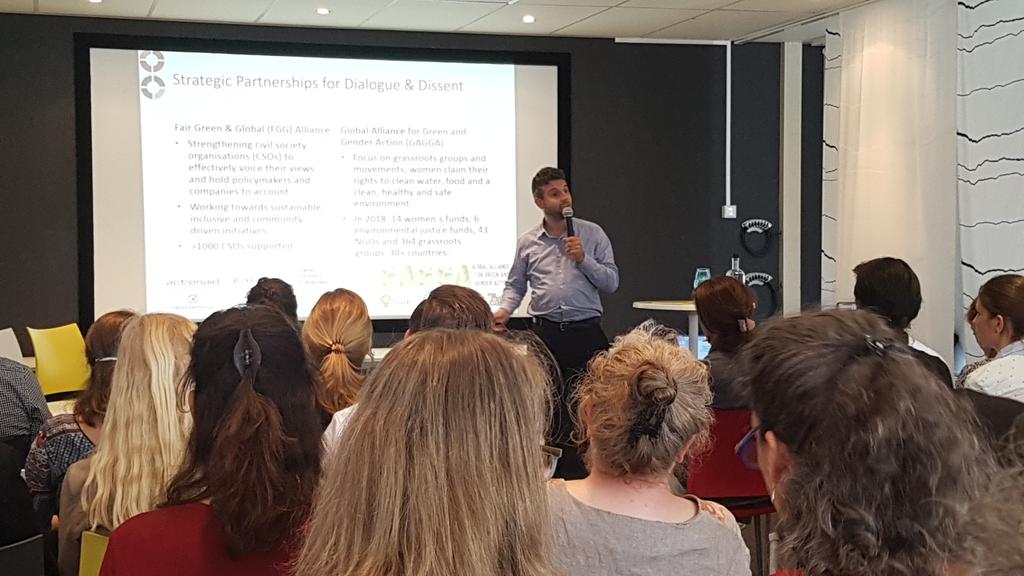 VeravdG's tweet image. @galligia ...having a sit at the table does not always mean you have a voice...have the right person at the table, have a clear intent..
#WASHDebate @both_ends @galligia @IRCWASH