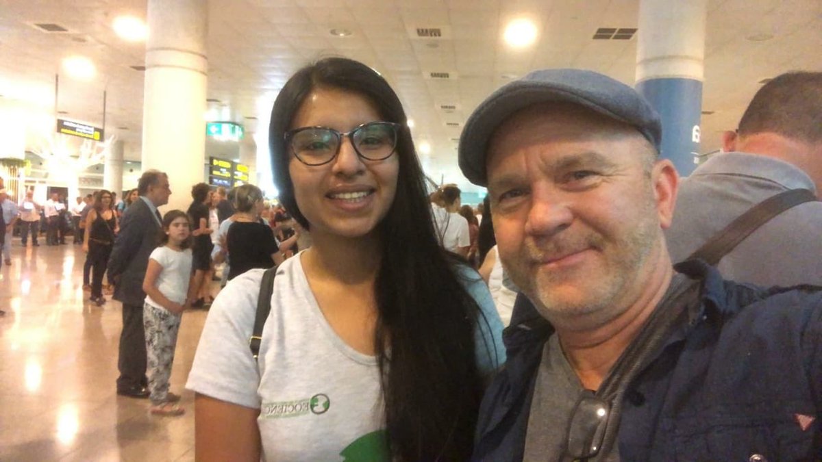 UPeUOficial's tweet photo. ¡Buenas noticias!
Alexandra Encalada, estudiante investigador de Geociencia, alumna del VII ciclo de Ing. Ambiental, rumbo a Aínsa España para participar de una Expedición en los Pirineos y Conferencia de Fe y Ciencia. ¡Felicidades! ¡Avanzamos! 👍🏻 https://t.co/jXncRldlC5