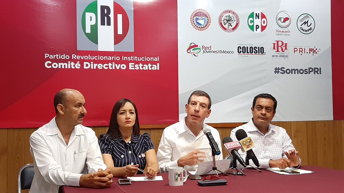 PRI_Colima's tweet photo. Esta mañana iniciamos la jornada con una rueda de prensa, en la que el Secretario de Vinculación con la Sociedad Civil del CEN del PRI, Miguel Castro Reynoso, acompañado por la dirigencia estatal que preside Kike Rojas y Esperanza Hernández Briceño, #SomosPRI #PolíticaDeLaBuena https://t.co/hiLTQndpBc