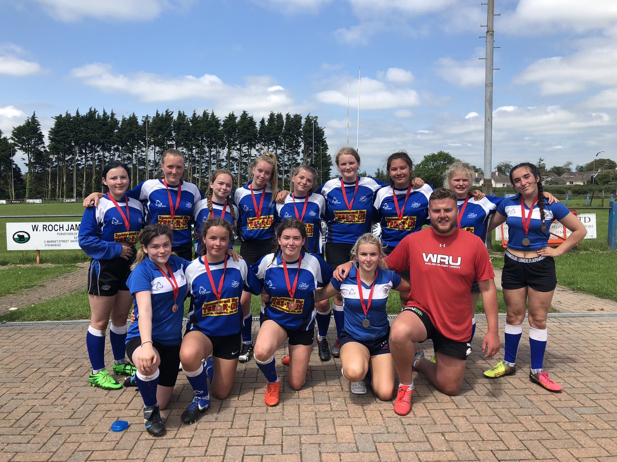 aled_waters1's tweet photo. Couldn’t be more proud of the u13s & u15s today in the @WRU_Scarlets Pembrokeshire cup! To see how far they have all come on in the last few months and they represented @YsgolGreenhill & @SthPembsSharks amazingly👌🏽.They should all be so proud👏🏽👏🏽 #ThisGirlCan @JoePDavies1988 https://t.co/abKUa66thN