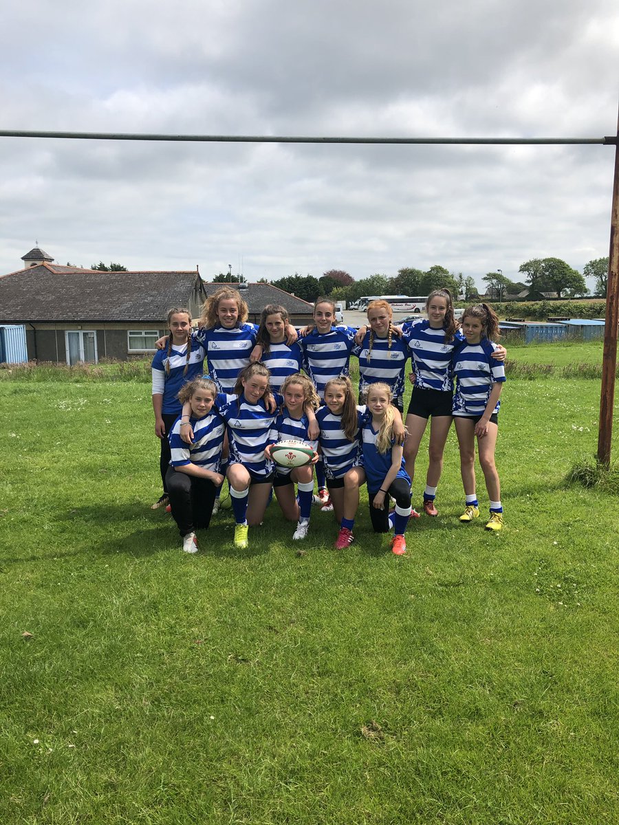 aled_waters1's tweet photo. Couldn’t be more proud of the u13s & u15s today in the @WRU_Scarlets Pembrokeshire cup! To see how far they have all come on in the last few months and they represented @YsgolGreenhill & @SthPembsSharks amazingly👌🏽.They should all be so proud👏🏽👏🏽 #ThisGirlCan @JoePDavies1988 https://t.co/abKUa66thN