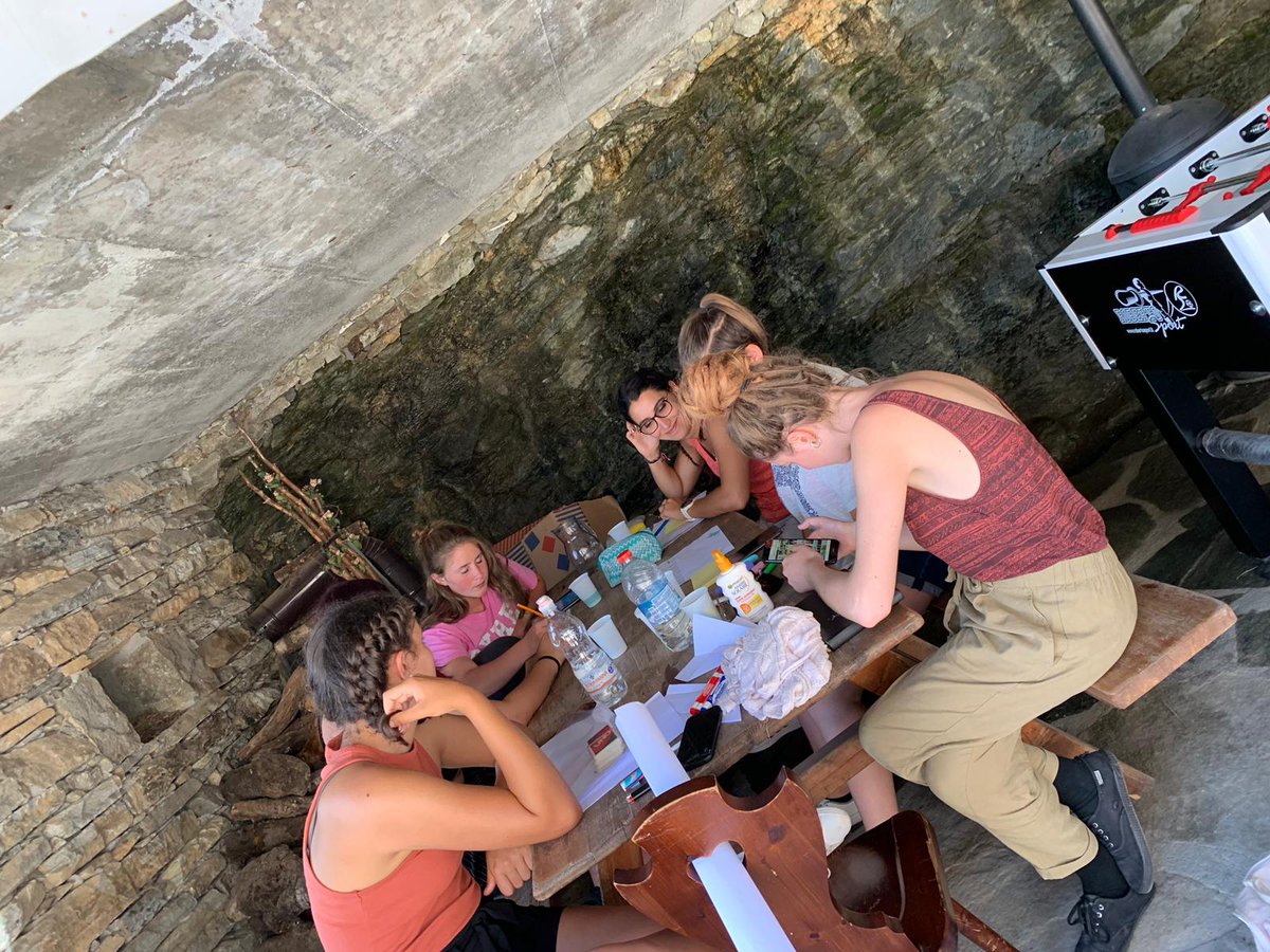 GRAIESLab's tweet photo. #26giugno Terzo giorno x i 13 ragazzi italiani e francesi impegnati a #Monasterolo in #VallidiLanzo nella #summerschool di #InnovLab progetto del #pianointegratoterritoriale #Graieslab @InterregALCOTRA su #innovazione con @galcanavese @CittaMetroTO @GBolatto @GiorgioMagrini https://t.co/BNKRQDU59y