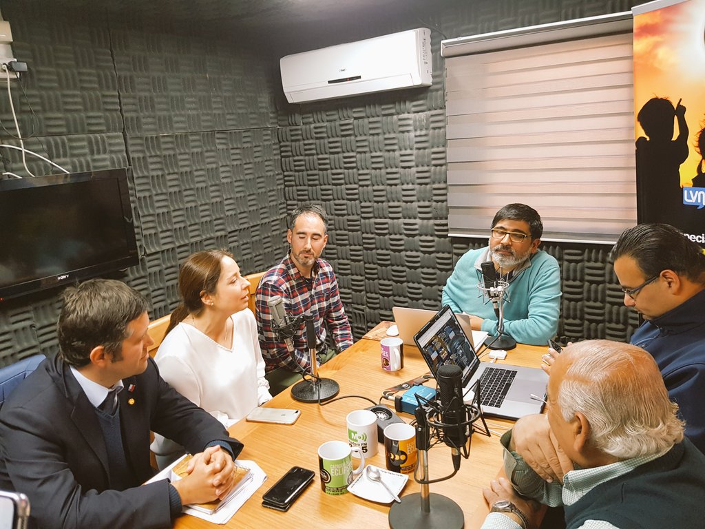 SeremiCoquimboE's tweet photo. Ahora: Intendenta @lupipinto al aire en @radiomaderofm  #93.5 junto al Seremi @gonzalochacon6 y el Alcalde @jacob_LaSerena comentan en la #rutadeleclipse como se ha preparado la #RegiónEstrella para la recepción de nuestros turistas nacionales e internacionales. https://t.co/TWuAAMFy3O