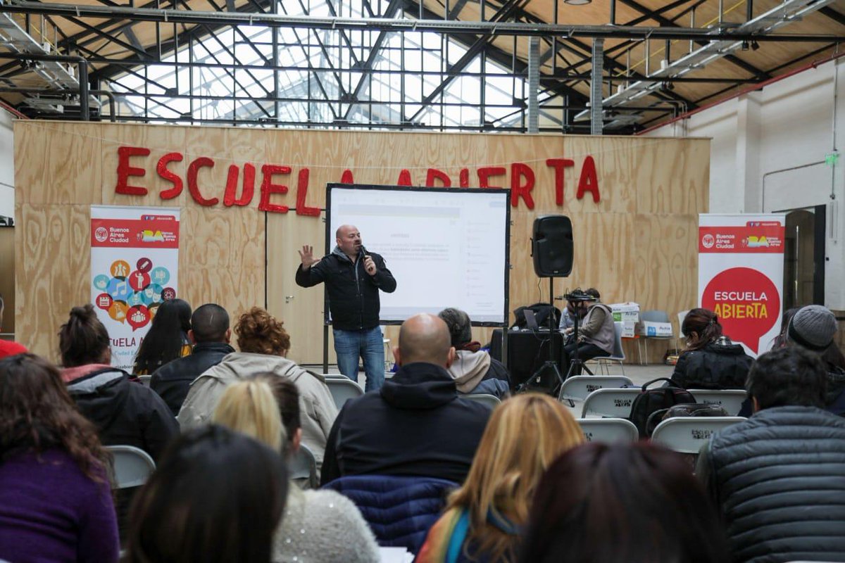 ¡Encuentro de regionales y coordinadores! Hoy  presentamos el PORTAL de EDUCACIÓN a través del cual se sistematizarán los recorridos de cada estudiante, calificaciones y seguimiento. Continuamos trabajando en la evaluación de impacto de #JornadaExtendida #DigitalizaciónEducativa