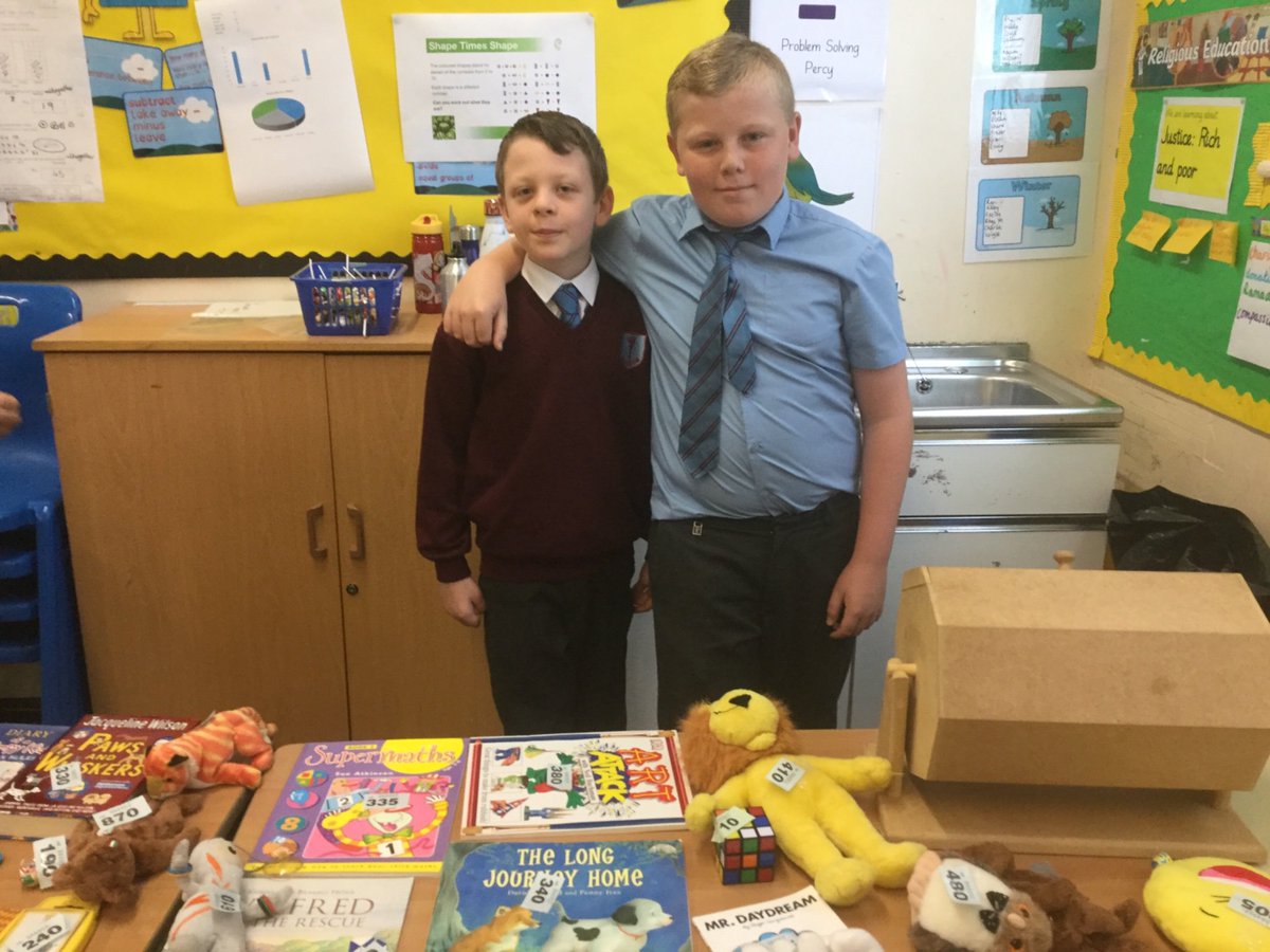 EllisonPrimary's tweet image. We are really proud of our Year 6 entrepreneurs who have worked hard to organise our enterprise day today. Thank you to parents for supporting us. #EllisonSMSC #Ellisoncommunity