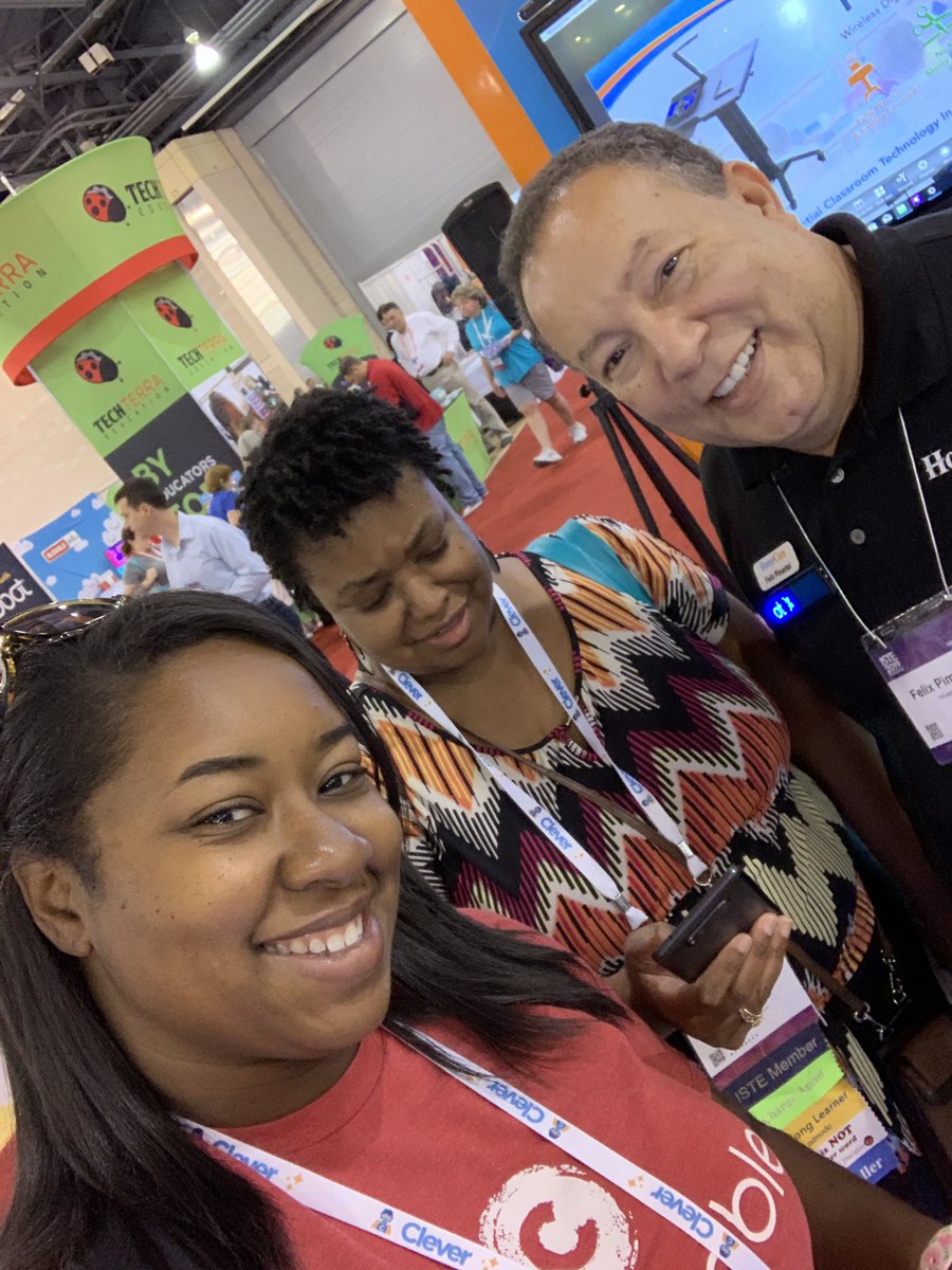 desashea's tweet photo. @thehovercam  chillin with Felix at the HoverCam booth! #ISTE2019 https://t.co/Nu8HUsHBTx