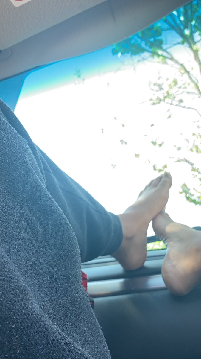 findomking_'s tweet photo. Why y’all be posting pictures looking mad all the time? U don’t look more dominant u just look like ur shitting yourself 😂😂 #findom https://t.co/Iph4JirNZz